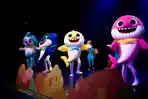penampilan-Pinkfong-Baby-Shark-icon-dari-Korea-yang-ada-di-Trans-Studio-Bandung.jpg