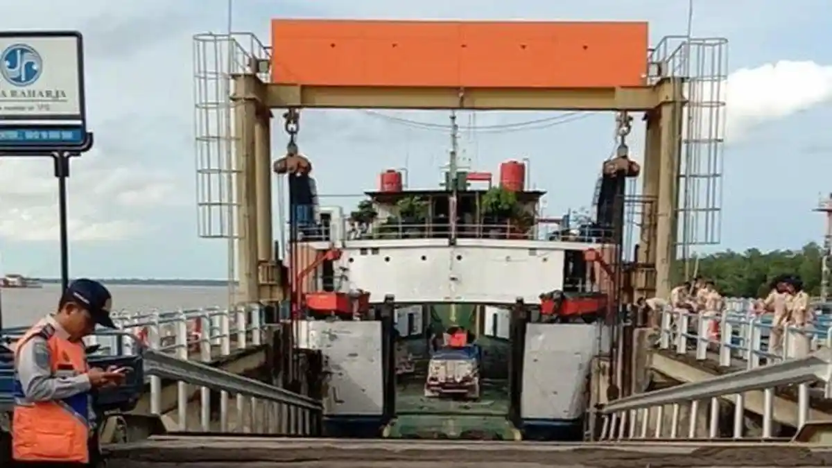 Tarif Tiket Penyebrangan Pelabuhan Tanjung Api-Api ke Muntok, Motor Rp 129.700, Mobil  Rp 1.012.340
