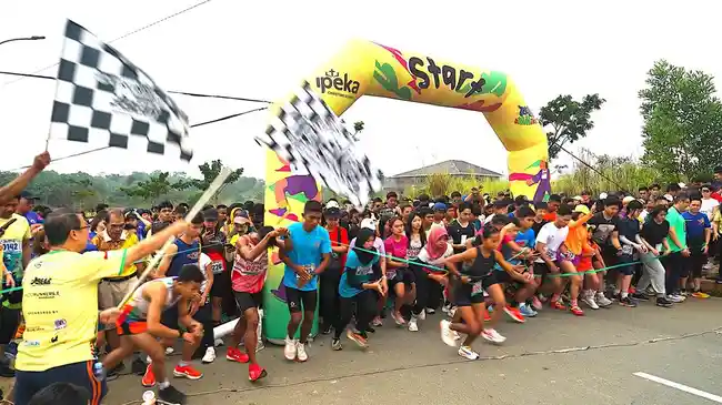 Gelar Lomba Lari 5 Km, Sekolah Kristen IPEKA Balikpapan Ajak Peserta Anak Berkebutuhan Khusus