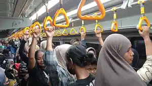 Sebanyak-29-Ribuan-Penumpang-Naik-LRT-Saat-HUT-ke-1342-Kota-Palembang-Pada-17-Juni-2025.jpg