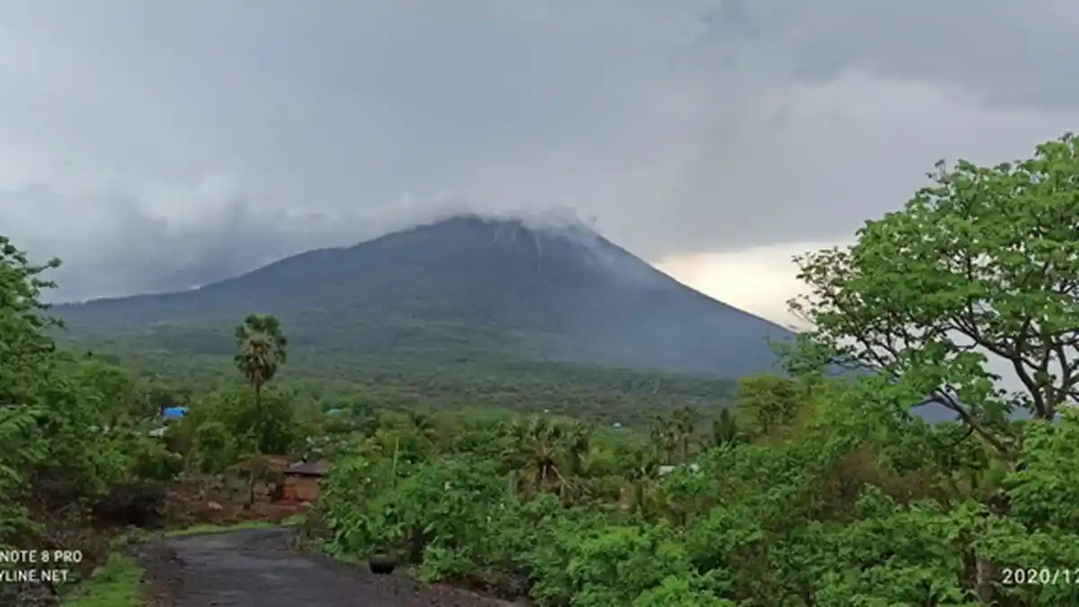 Ile Lewotolok Masih Terus Erupsi, Masa Tanggap Darurat Diperpanjang
