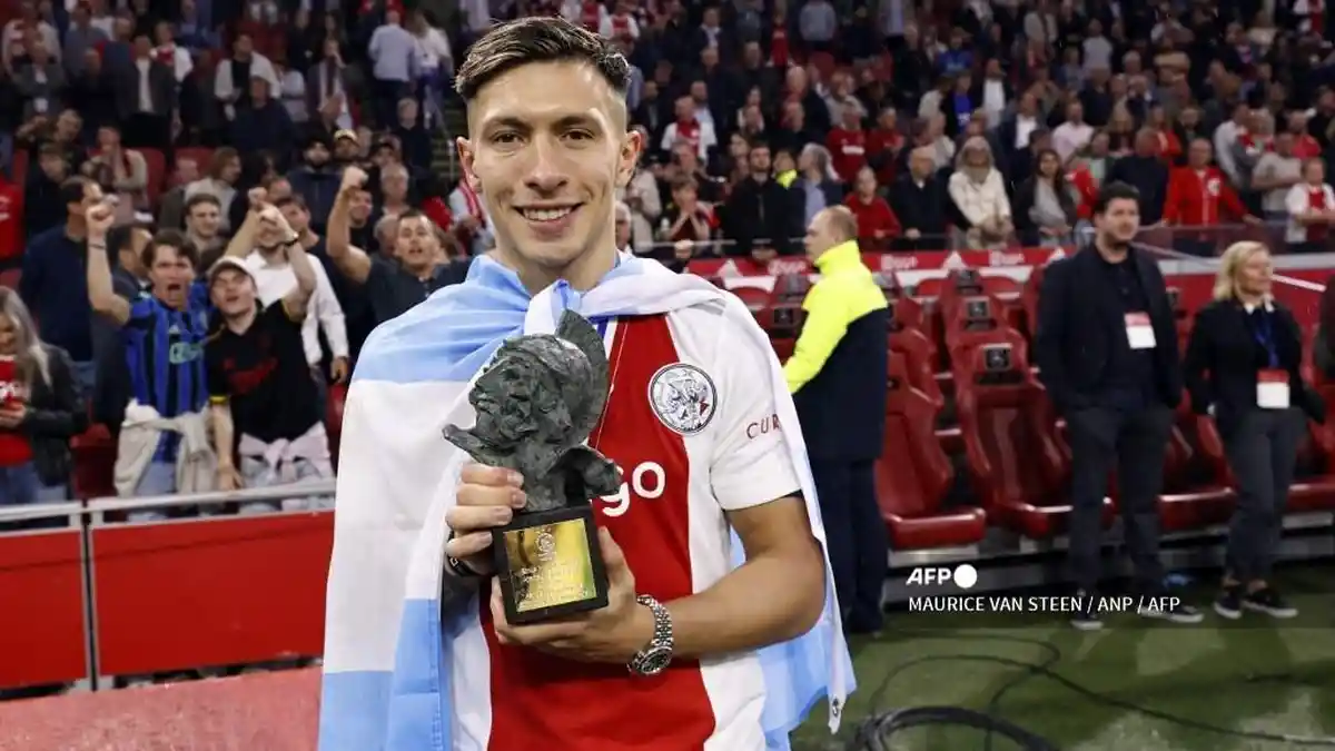 Van der Sar Permulus Langkah Manchester United Rekrut Lisandro Martinez