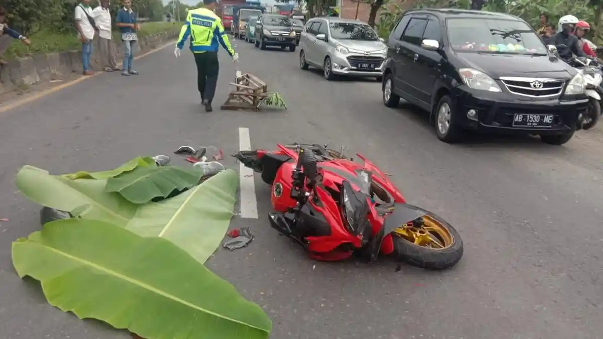 Kecelakaan di Pantura Demak, Pengendara Kawasaki Ninja 250 Tewas Terlindas 2 Truk