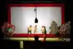 Pentas Wayang Kampung Sebelah