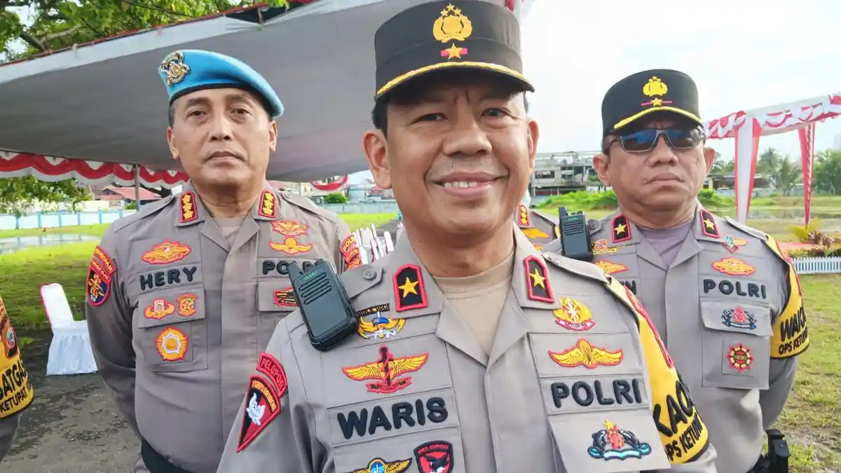 Perdana Bertugas, Kapolda Maluku Utara Brigjen Pol Waris Agono Pimpin Apel Operasi Ketupat 2025