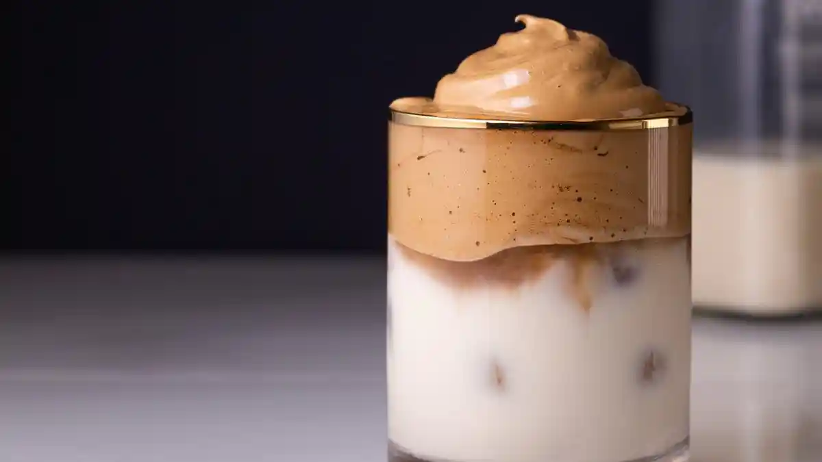 Ini Dia Aktor Korea Ganteng yang Pertama Kali Mempopulerkan Dalgona Coffee