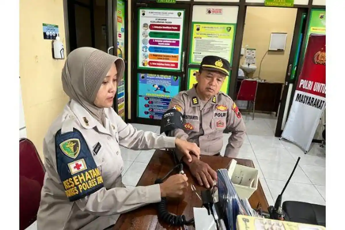 Subsatgas Dokkes Polres Jepara Berikan Layanan Kesehatan Personel Persiapan Ops Zebra Candi 2025