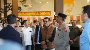 Wali-Kota-Batu-Nurochman-mendampingi-Kapolda-Jatim-meninjau-keamanan-dan-kenyamanan.jpg