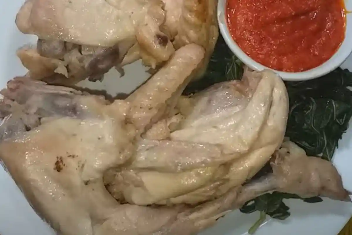 Resep Ayam Pop, Rebus dengan Air Kelapa
