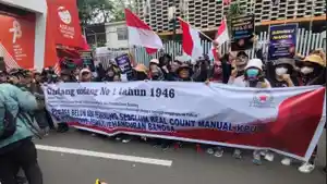 Aksi-demo-tolak-hasil-Pilpres-digelar-di-depan-Kantor-Bawaslu-RIs.jpg