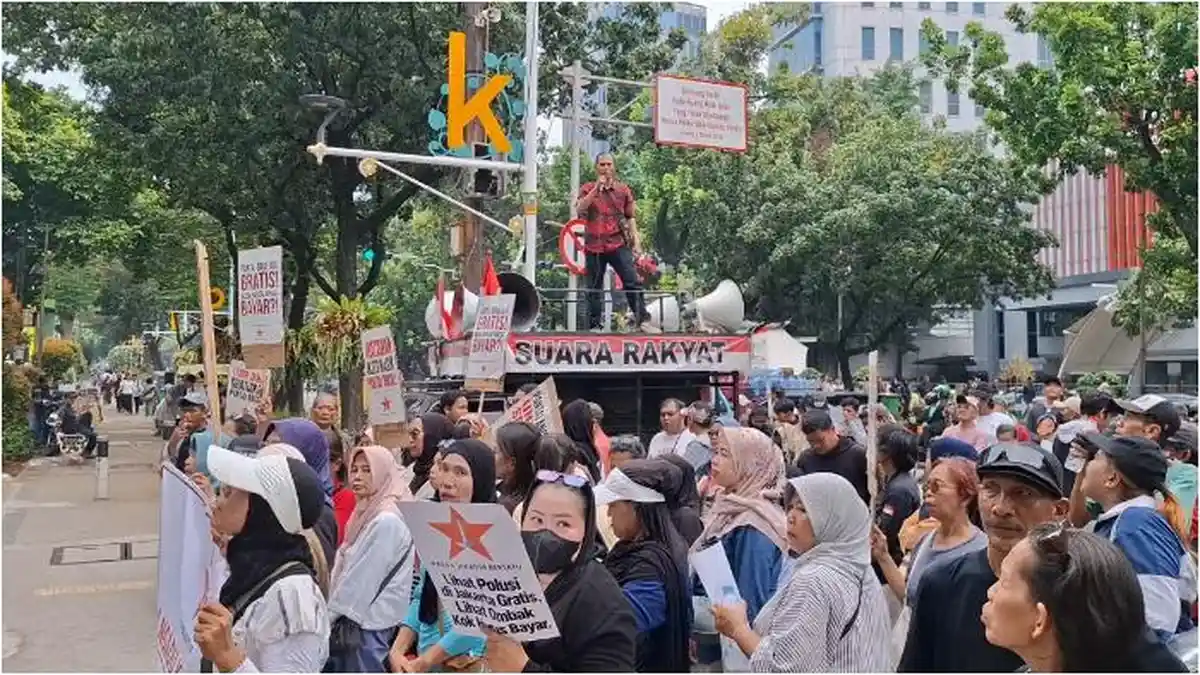 Warga Jakarta Bersatu Demo di DPRD DKI, Minta Tiket Masuk Ancol Gratis