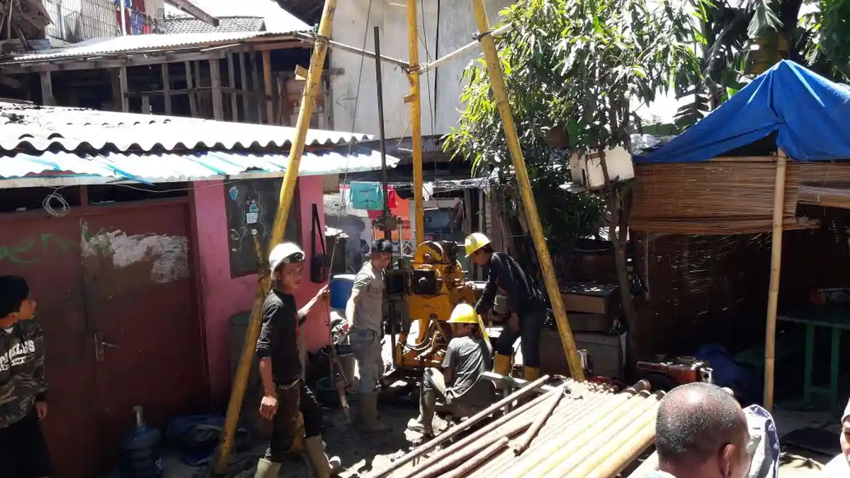 Alat Pengeboran Setinggi Lima Meter untuk Proyek Rumah Deret di Tamansari Meresahkan Warga