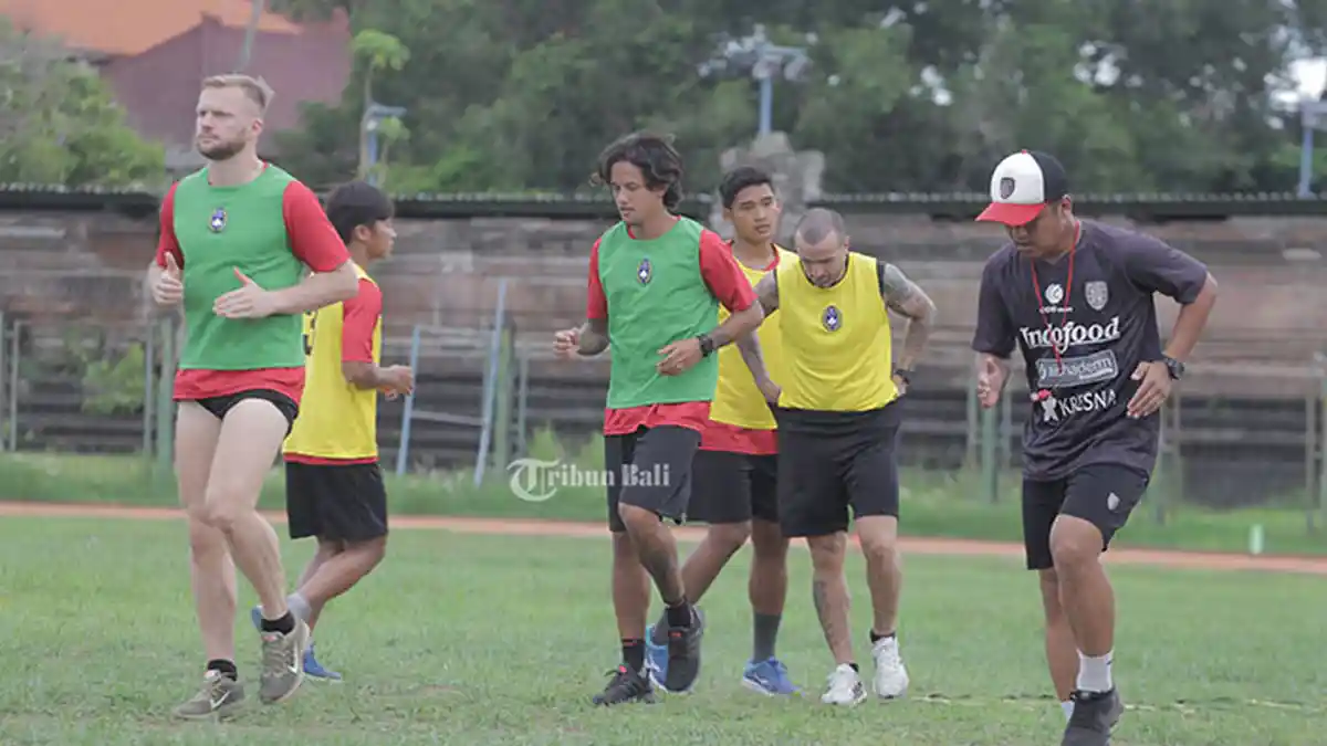 Pemain Bali United Melvin Platje Cocok di Posisi Target Man? Begini Jawaban Coach Teco