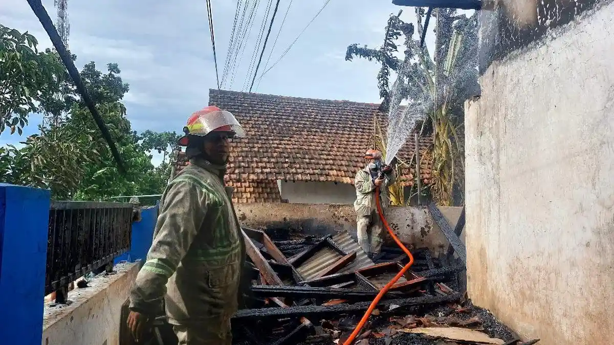 Ruang Guru SDN di Jombang Terbakar Hebat, Diduga Pemicunya Korsleting Listrik