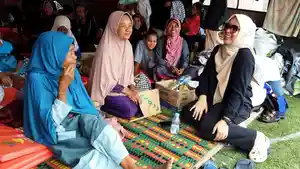 20042025-anggota-dprd-brebes-di-tenda-pengungsian-bencana.jpg