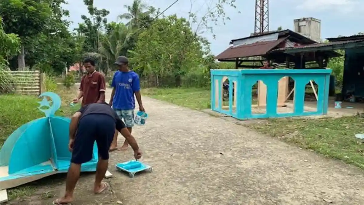 Ragam Warga PALI Sambut Idul Fitri, Takbir Keliling Dengan Kendaraan Hias Miniatur Masjid