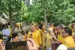 Pengurus-dan-kader-Golkar-saat-menghadiri-kegiatan-menjelang-hari-ulang-tahun.jpg