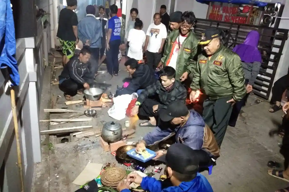 Meriah Banget, Lomba Ngaliwet dan Nobar Persib Bandung di Kampung Sukamandi Mekar Lembang