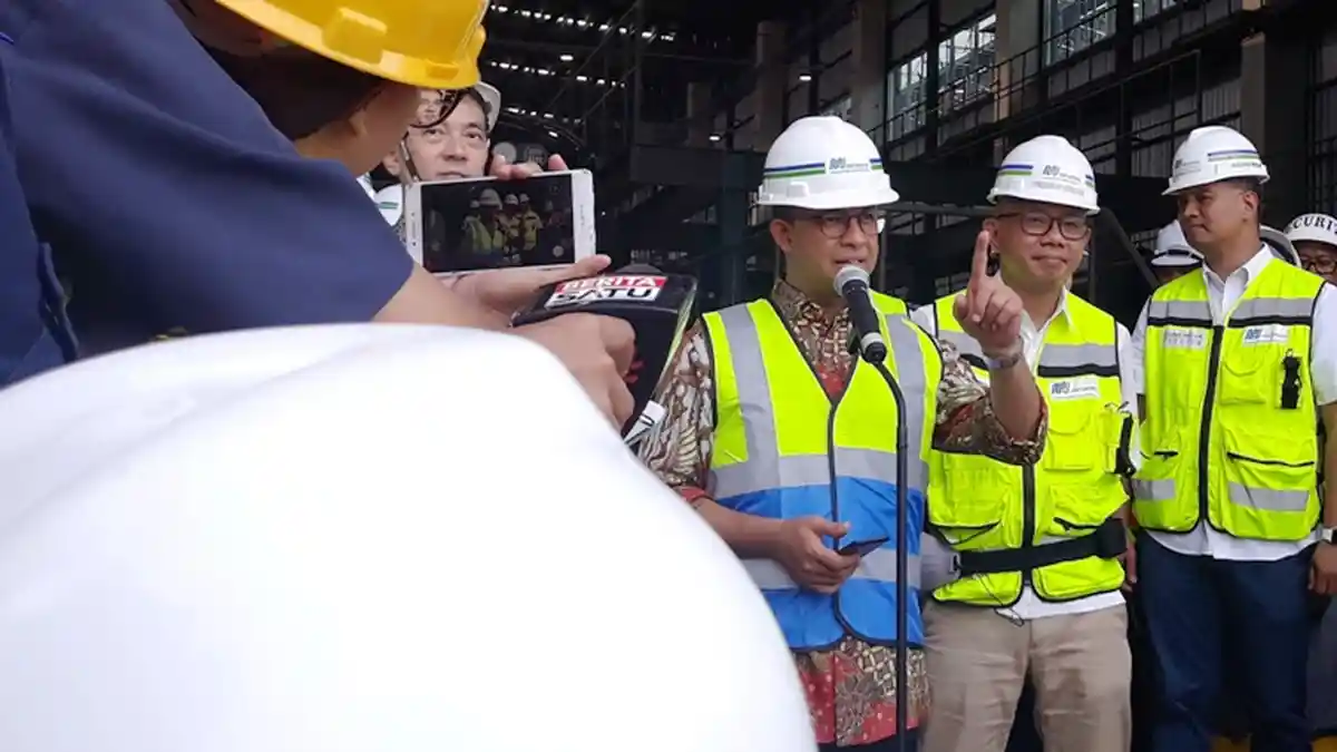 Rangkaian Kereta MRT Telah Tiba di Lebak Bulus