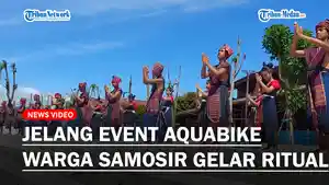 Warga-Samosir-Gelar-Ritual-Mangelek-Tao.jpg