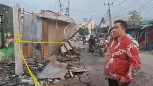 KEBAKARAN-SPBE-BEKASI-Anggota-Komisi-II-DPRD-Kota-Bekasi-Anton-2.jpg