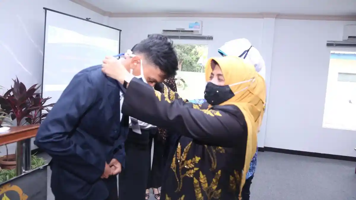 Wali Kota Tanjungpinang Minta Manfaatkan Peluang, 10 Anak Daerah Dapat Beasiswa Kuliah di Bintan