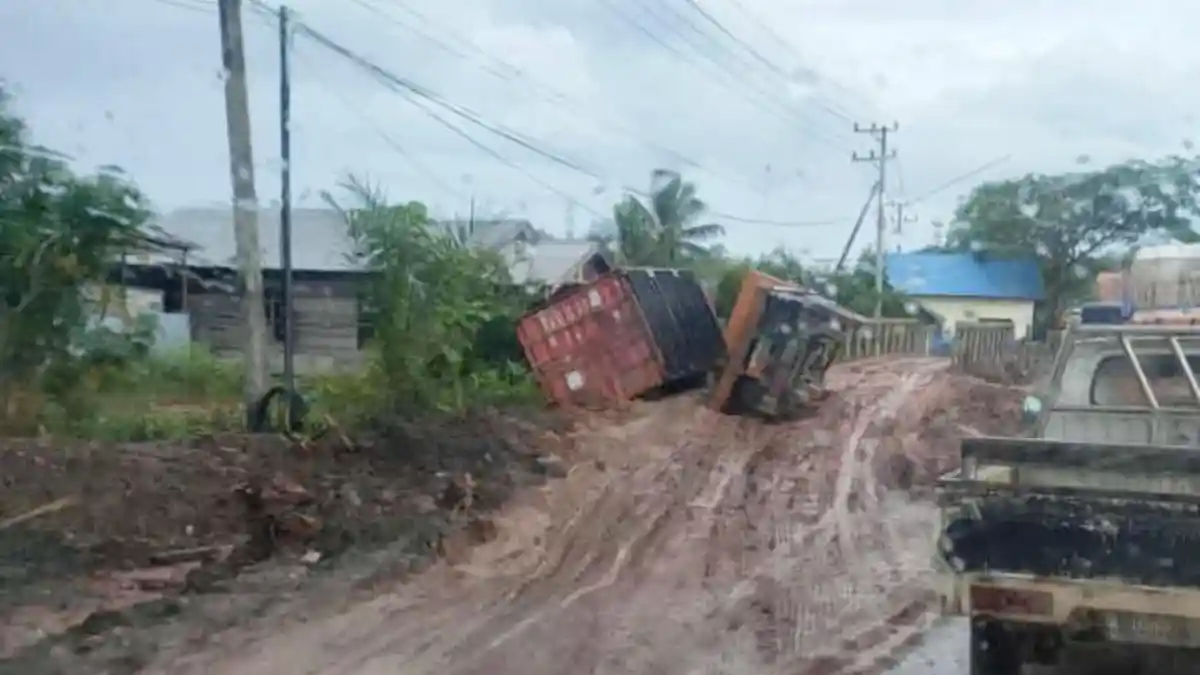 Perbaikan Jembatan di Api-api Kabupaten Tanah Bumbu Bikin Macet dan Sering Terjadi Insiden