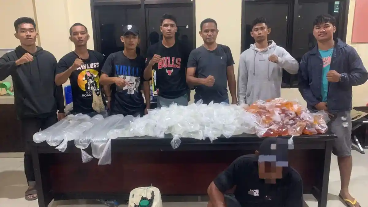 Polres Ternate Gerebek Rumah di Kelurahan Makassar Timur, Amankan 103 Kantong Cap Tikus