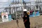 Petugas Cek Pembangkit Tenaga Gas Muara Karang PT PJB Pluit
