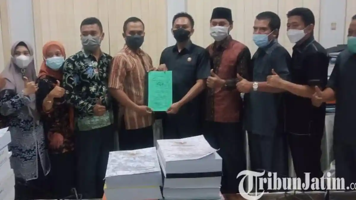 Para Guru Honorer Bondowoso Mengadu ke Dewan, Minta Dana BOS Untuk Gaji