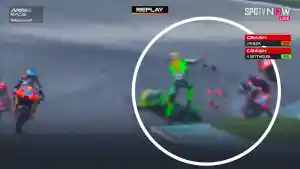 Insiden-tabrakan-pebalap-Moto3-Jose-Antonio-Rueda-dengan-Noah-Dettwiler.jpg