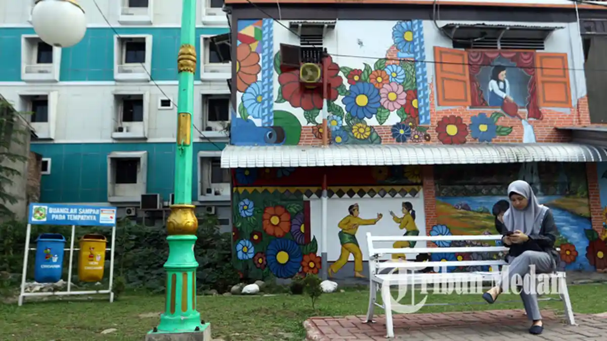Berita Foto: Seni Mural untuk Memperindah Kota Menjadi Lokasi Spot Foto yang Menarik - 08012020_mural_kota_danil_siregar-2.jpg