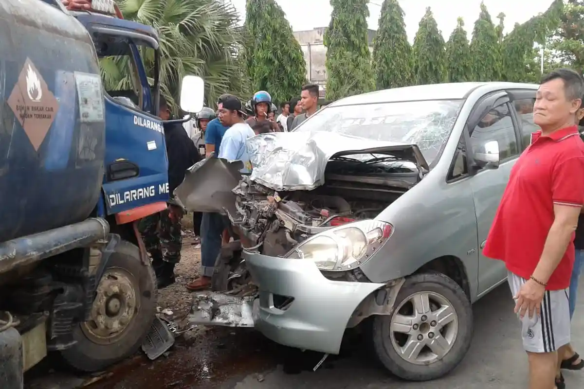 Detik-Detik Kecelakaan Maut Renggut Nyawa Anggota DPRD Sambas