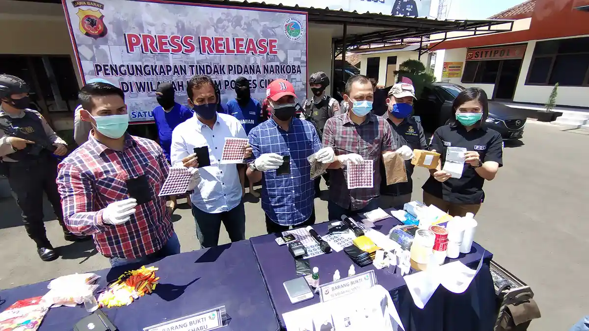 Tiga Peracik dan Pengedar Tembakau Sintetis Ditangkap Polres Cimahi, Dibuntuti Satu Bulan