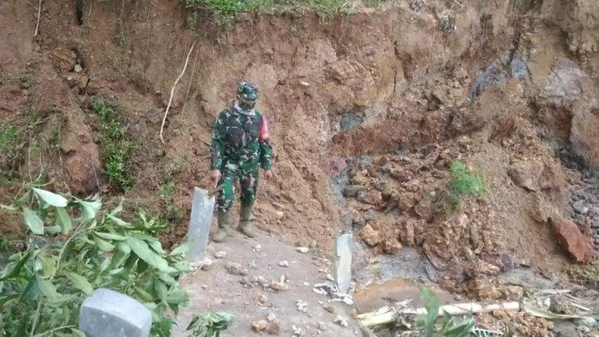 Banjir di Sukabumi, Lahan Pertanian hingga Jalan Hancur, Ada yang Terputus & Tak Bisa Dilewati