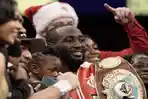 Juara-WBO-Terence-Crawford-merayakan-setelah.jpg
