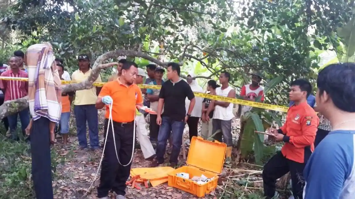 Diduga Kakek di Karimun Ini Panjat Pohon Nangka Lalu Menggantungkan Dirinya dengan Tali