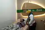 Kondisi-korban-keracunan-massal-yang-menjalani-perawatan-di-RSU-An-Nimah-Wa.jpg