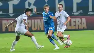 Prediksi-Liga-1-Persib-Bandung-vs-Persis-Solo-Hodak-dan-Ciro-Alves-Yakin-Beltrame-Bermain-Nyaman.jpg