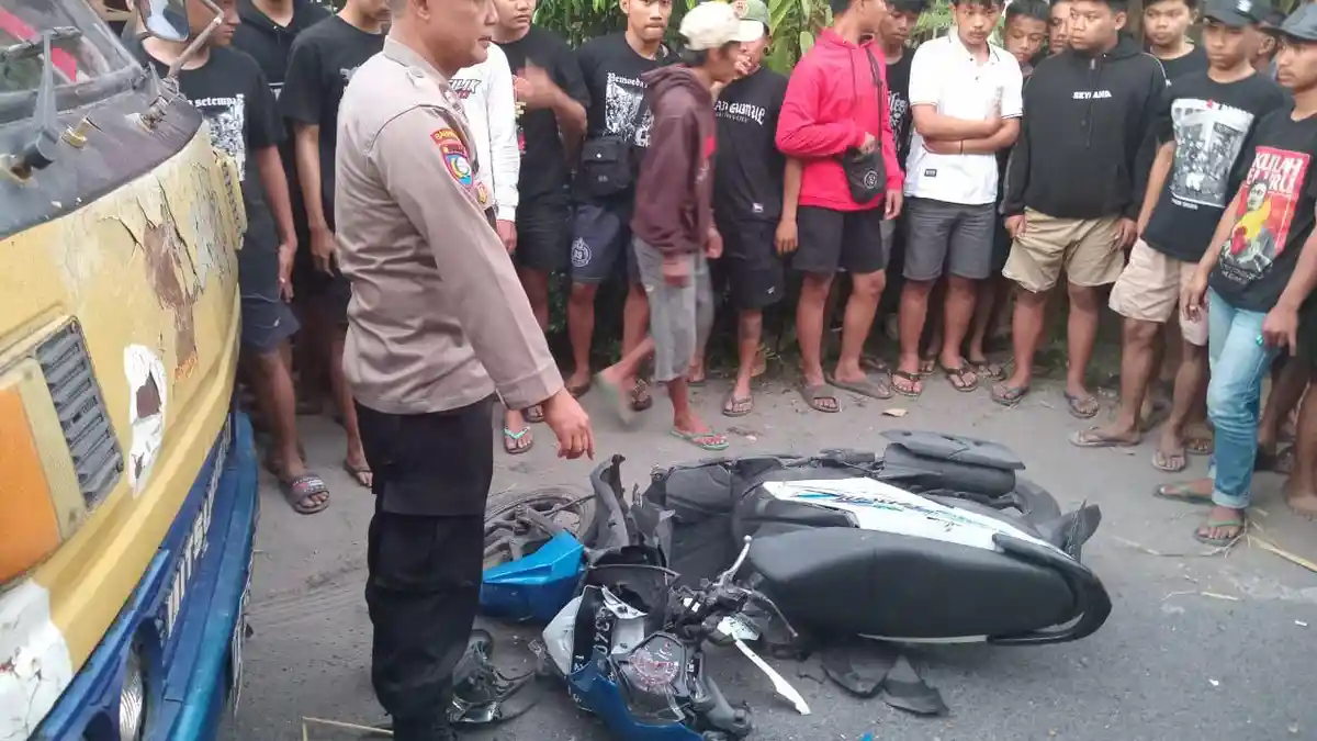 Kecelakaan Maut di Kediri, Pengendara Motor Tewas Adu Banteng dengan Truk, Oleng usai Salip Motor