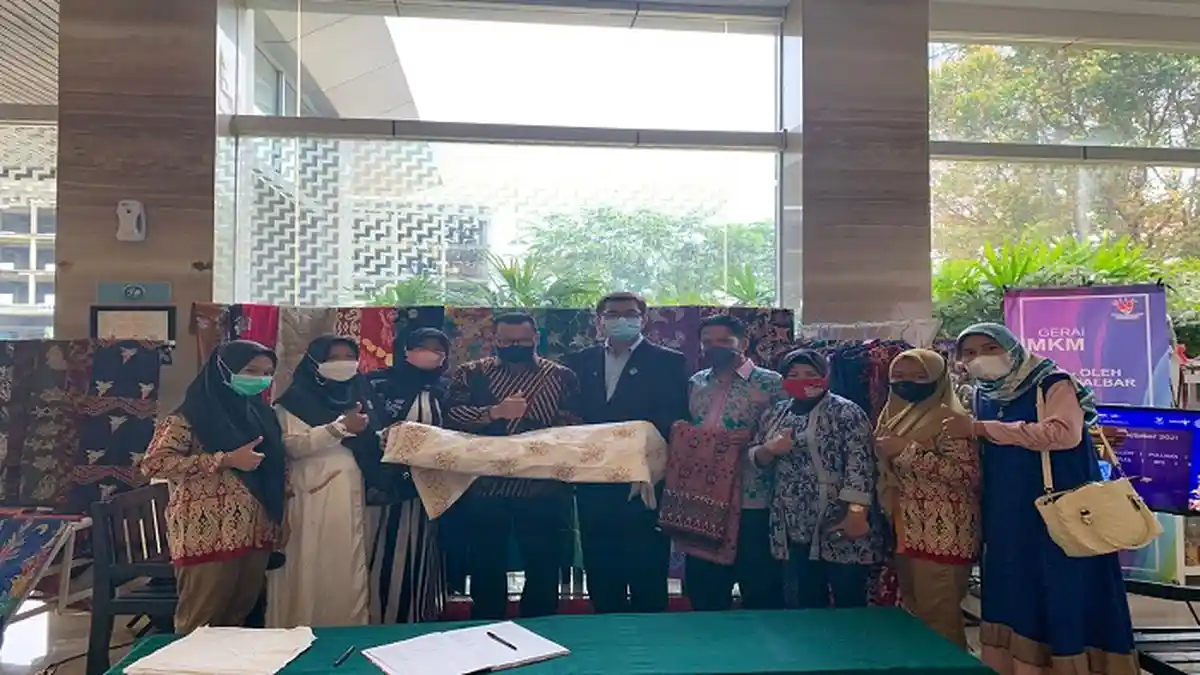 Pajang Batik Khas Kalbar, Mercure Pontianak Gelar Batik Nusantara Celebration hingga 23 Oktober