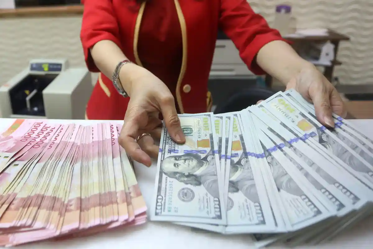 Ekonom Ungkap Biang Kerok Nilai Tukar Rupiah di Masa Lebaran 2024 Tembus Rp 16.000 per Dolar AS