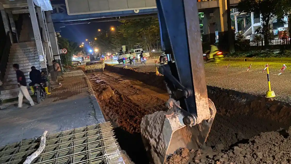 Respons  Laporan Warga, BP Batam Perbaiki Jalan Letjend Suprapto Depan SP Plaza