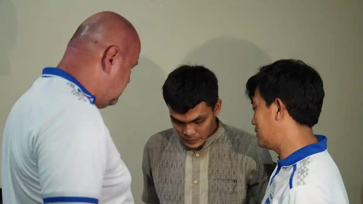 Persib Melayat ke Rumah Duka Bejo Sugiantoro: Dukungan Hangat untuk Rachmat Irianto