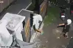Rekaman-CCTV-memperlihatkan-korban-dan-pelaku-saat-berjalan-keluar.jpg