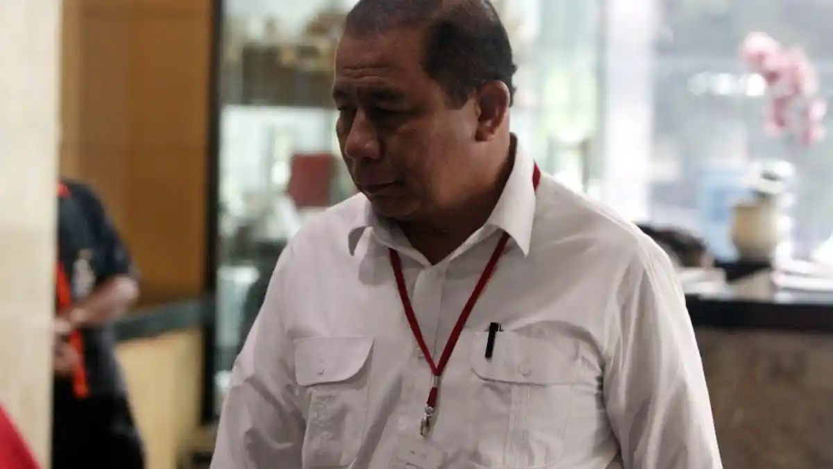 Mengaku Bersalah, Terdakwa Amran HI Mustary Menangis Bacakan Pleidoi
