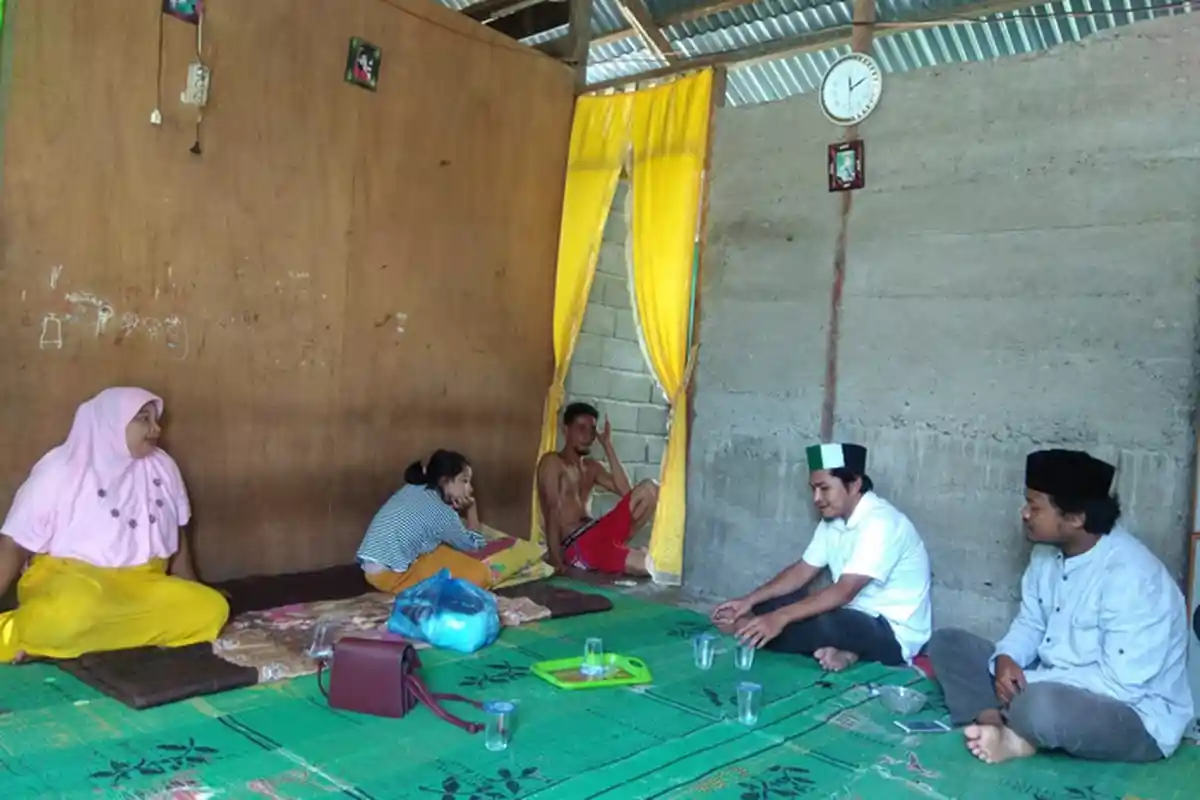 Peduli Anak Penderita Tumor di Abdya, Senator Fachrul Razi Berikan Bantuan