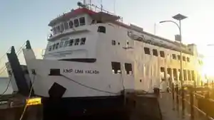 KAPAL-FERI-SANDAR.jpg