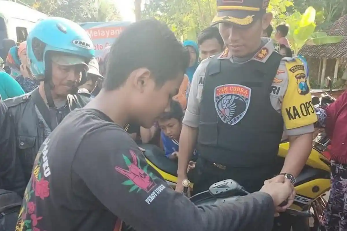 Sambil Menangis Laporkan Sepeda Motor Hilang, Ujung-ujungnya Anak Ini Malah Bikin Malu Sendiri