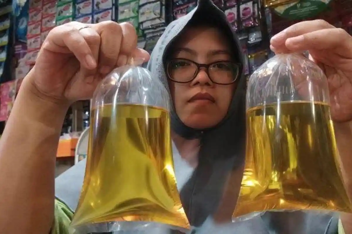 DPR Minta Harga Jual Minyak Goreng Disediakan Pemerintah Sesuai HET, Rp 11 Ribu Per Liter